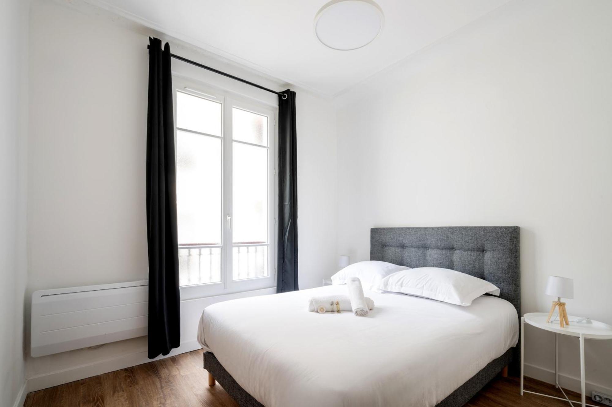Blanche - Welkeys * Paris